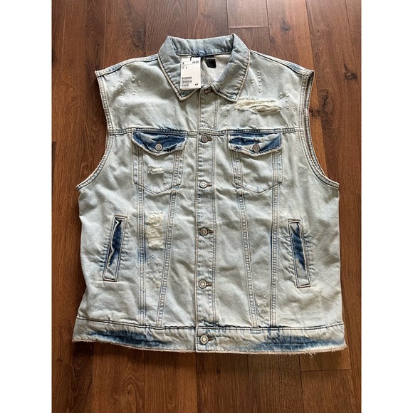 New H&M Denim Vest with Printed Design Light Distressed denim Men’s Sz Lg - Picture 3 of 10